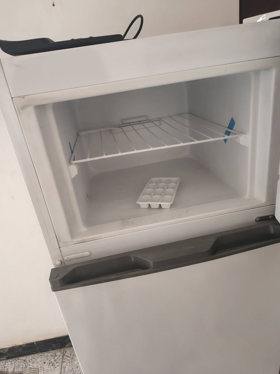 ثلاجه للبيع سعر 175 مكاني الحسينيه استفسار 
***********
