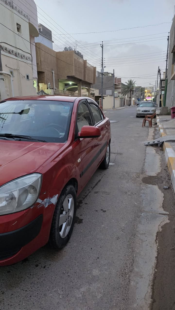 السلام عليكم كيا برايد ٢٠٠٧ بيه صبغ البنيد والهلالات سنويه ٢٠٢٨ سعره ٧٠ العنوان الانبار فلوجة ***********
