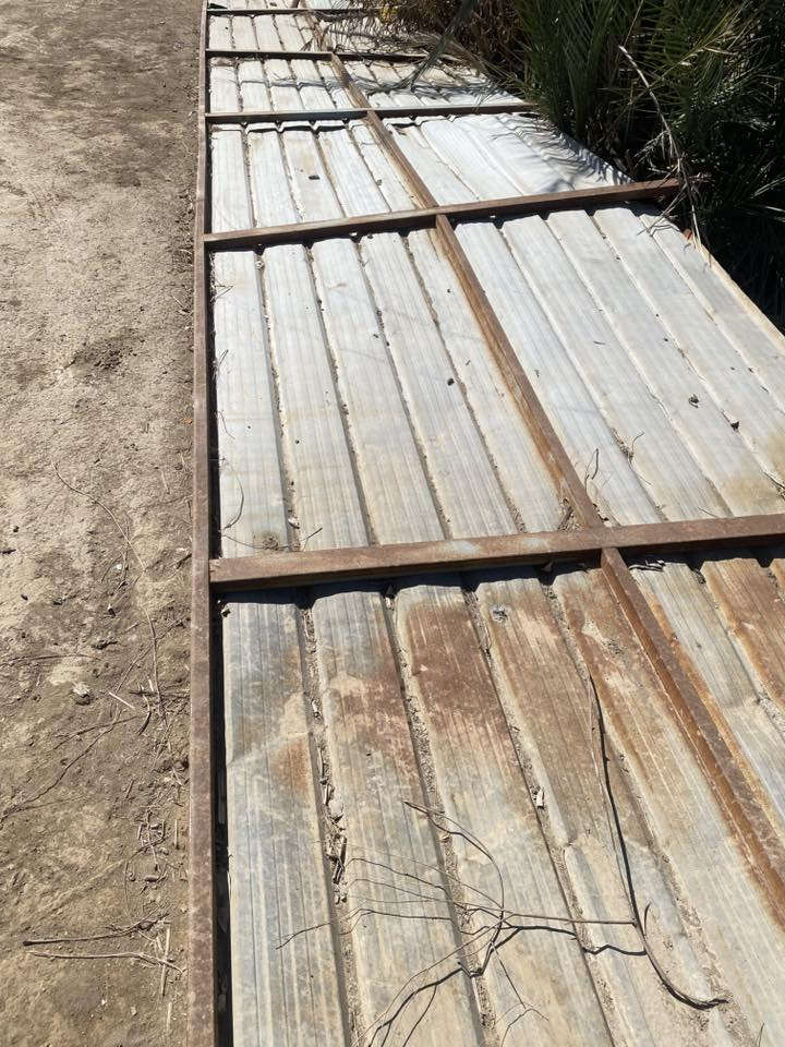 سياج چينكو للبيع الطول ٣٤ متر والارتفاع ٢ متر 
السعر ع الواتس ***********
