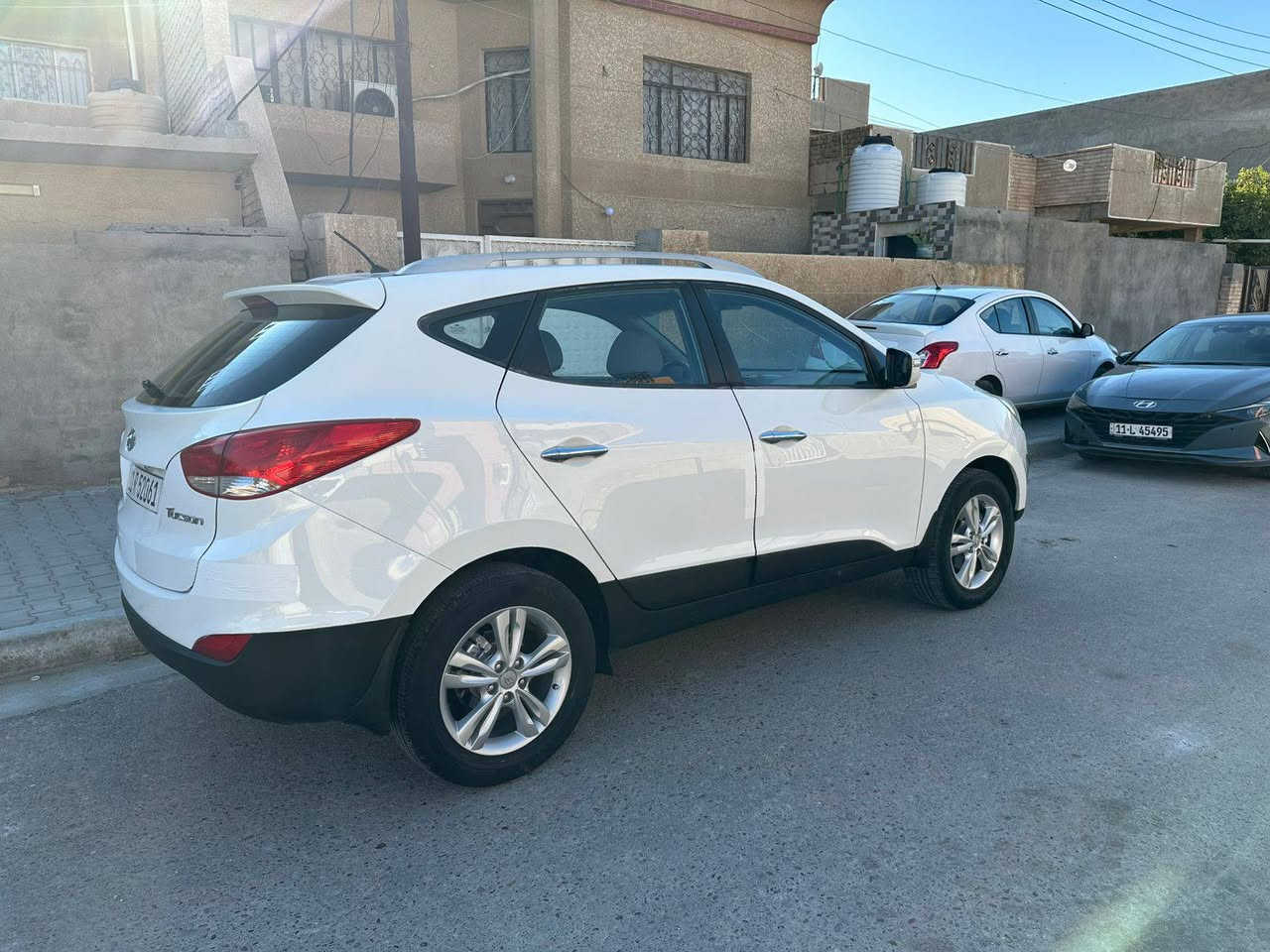 سلام عليكم للبيع توسان ٢٠١٤ رقم بغداد الانكليزي سنويه وهزه جديدة لل٢٠٣٠ 
السياره مكفوله من صبغ عدا اصبعين فوك الماصده اليمنه بدون دواخل 
صدر خلفي امامي جديد وتبريد ثلج 
مكينه وكير مكفولات 
مواصفات المعروفه مال التوسان وجاهزه بدون نقص 
سعرها ١٤٣ وبيها مجال بسيط 
مكانها بغداد اليوسفيه للأستفسار الاتصال ***********@*********** بغداد, العراق
