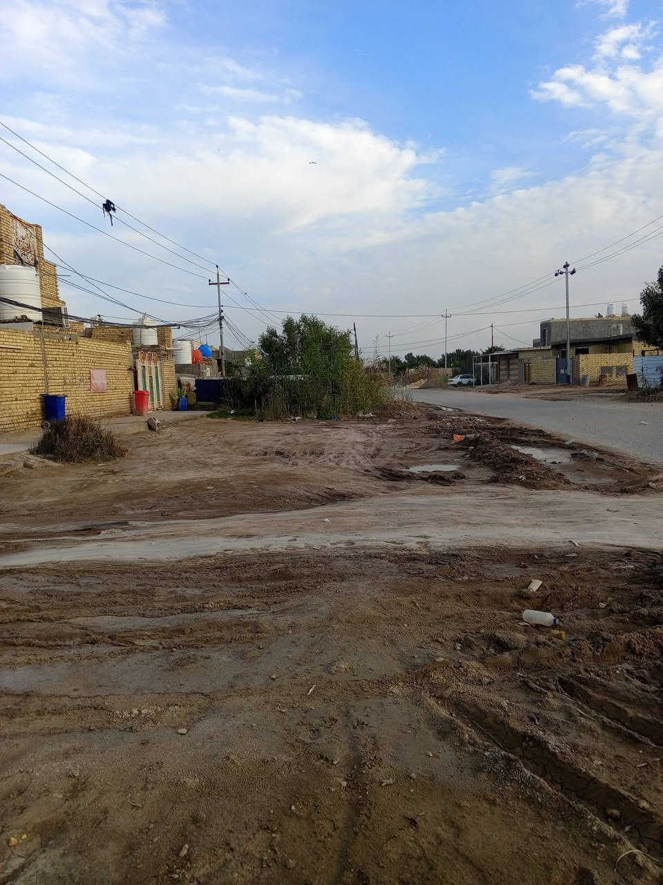 قطعه زراعي 200م ركن على شارع تبليط طريق الحمزة قرب سيطرة حي سويد *********** غير متواجد ع الفيس
