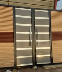 باب خارجي السعر ٢٢٥ الهاتف٠٧٧١٦٠١٧٠٣٨ الحسينيه بغداد