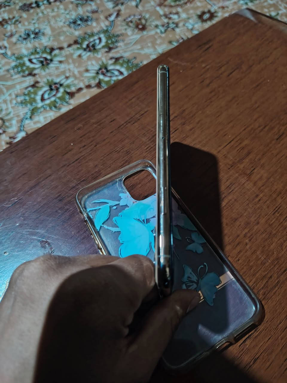 سلام عليكم ايفون ١١ برو ماكس ذاكره ٥١٢ بطاريه ١٠٠مبدل بطاريه وكاله وأيسي شحن اصلي تفصيخ السعر ٣٢٥ وبي مجال للأستفسار *********** المكان الصويره
