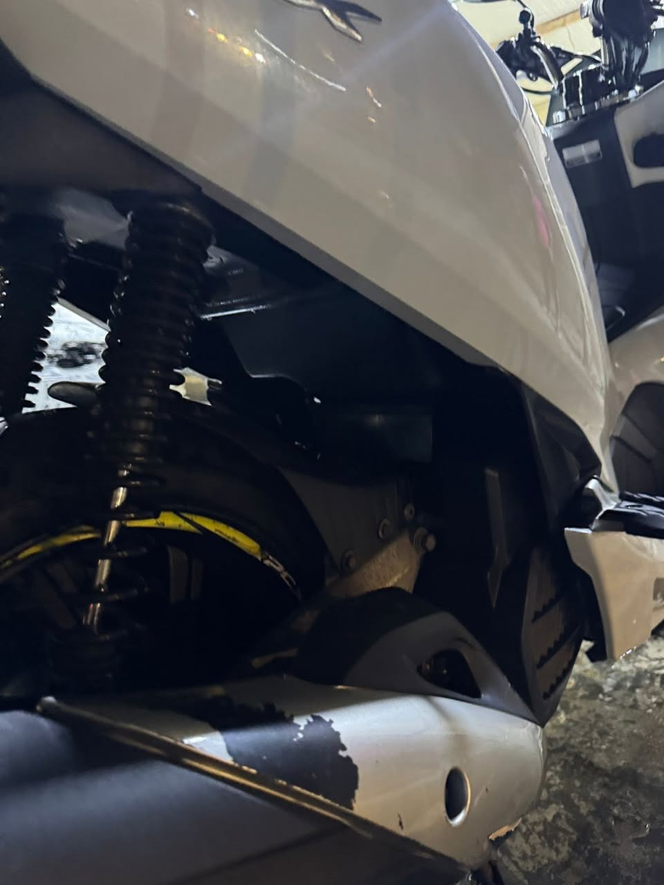 السلام عليكم دراجة pcx جيل الثالث بصمة حساس ازدحام حساس تدفئة بلستيرن كفالة عامة مكفولة من كلشي جيب اي فيتر بالك وتعال افحص ماشية 17 خير من الله ربع متصرف عليها  
عنواني الامين الثانية شارع النواب 
للاتصال ***********
