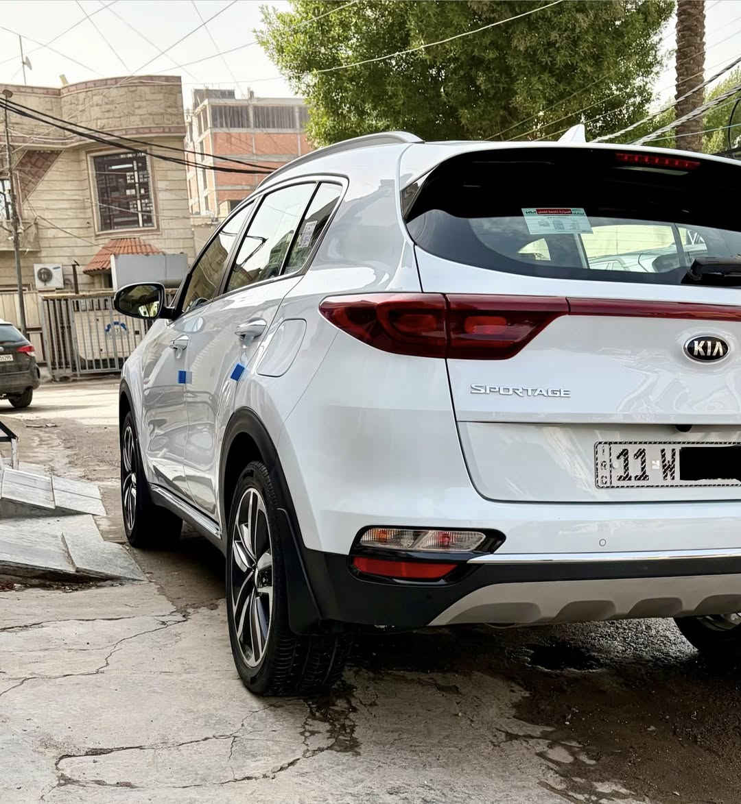 كيا سبورتج ( ٢٠٢١ ) خليجية رقم بغداد الدولي الجديد ( بأسمي ) هزة جديدة وسنوية مجددة لغاية ( ٢٠٣١ ) . ماشية ( ٣٨ ) ألف كم مكفولة من الضربة والصبغ والفتح والتبديل والحالوب والشخوط والرصعات . مواصفاتها :- بصمة تشغيل وابواب / تشغيل عن بعد / ترحيب ومري شفط وأشاير بلمري / أريل نفكيشن وشاشة أصلية / كامرة دوارة / حساس أمامي وخلفي / ٣ أنظمة قيادة / جام أوتو / تبريد قطعتين / فول تحكم ستيرن وغيرها . أخواني السيارة أستلام علئ أيدنا من الزيرو وبعدها جديدة وجاهزة علئ وضع الشركة بدون أي نقص وللتواصل ( *********** ) وعنواني بغداد - الكرادة  .
