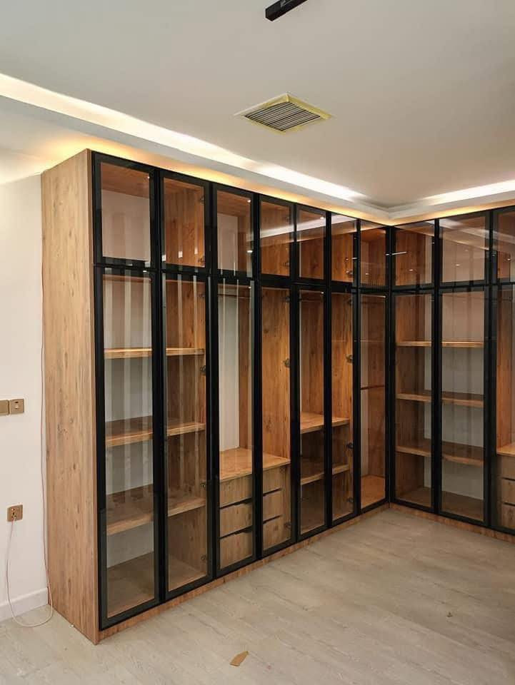 🔨✨ مصمم نجّار محترف ✨🔨  
شغل مضمون… ذوق عالي… تنفيذ على مزاجك  

عدنه هواي موديلات عصرية وكلاسيك  
وإذا ببالكم شي خاص؟ نسويه مثل ما تريدون بالضبط 👌  
تفصيل حسب   

 

***********
📩 للحجز على رقم او خاص نجار بسمايه
