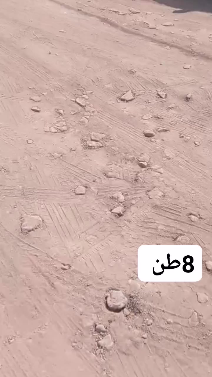 السلام عليكم كرين هياب حجم 295 ثلاث سلايتات واحد يدوي دوران بطلاه رجلين عراض ي كي كامل وشغال... ***********
