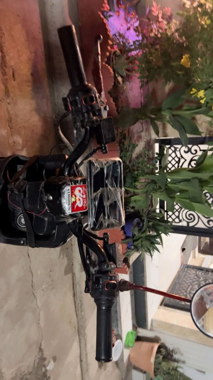 السلام عليكم دراجه R9موديل2025 جديده مابيها أي عطل بيها 5بطاريات او نقصها 4بس نضيفه حيل او السعر 275اوًبيها مجال هاذا الرقم للاستفسار***********
