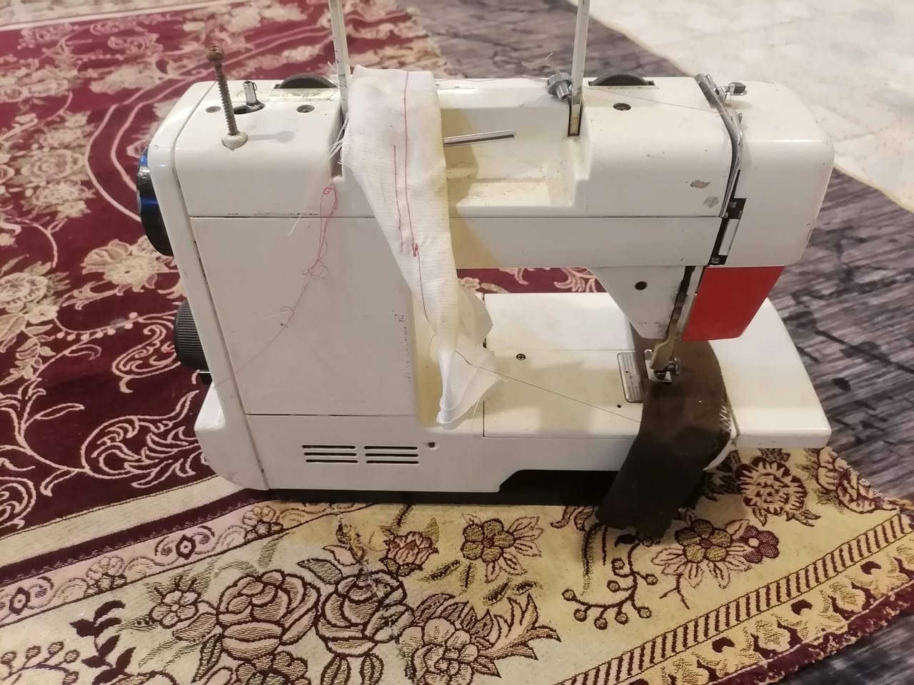 مكينة خياطة براذر ياباني الأصلي نضيفه جدآ شرط الشغل سعرها 50الف متوفر خدمة توصيل رقم تلفون ***********
