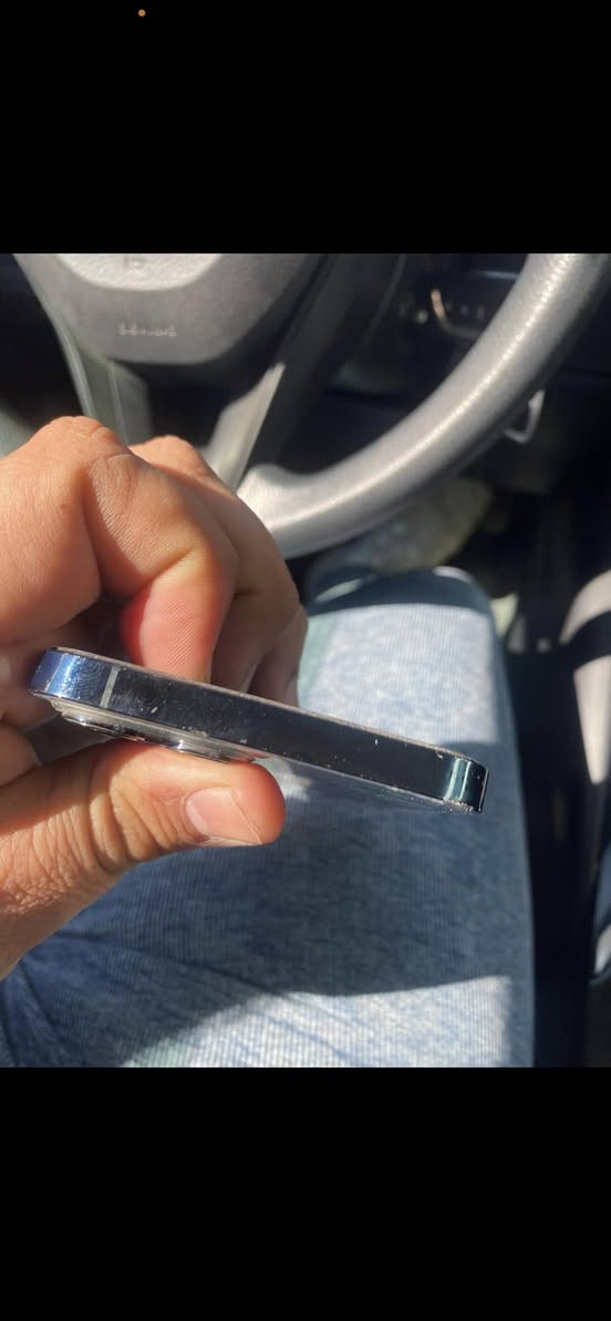 ‏سلام عليكم 12 برو ماكس للبيع فقط تلفون جديد فقط الظهر مفطور تلفون مبدل ب بطارية اصلية والباقي كله مقفول ماستر تلفون كلش نظيف مكاني بغداد البياع 
٠
*********** 
‏غير متواجد على الفيس  الذاكرة 256 بطارية 100 ￼
السعر ٣٨٠ ابي محال ￼￼
