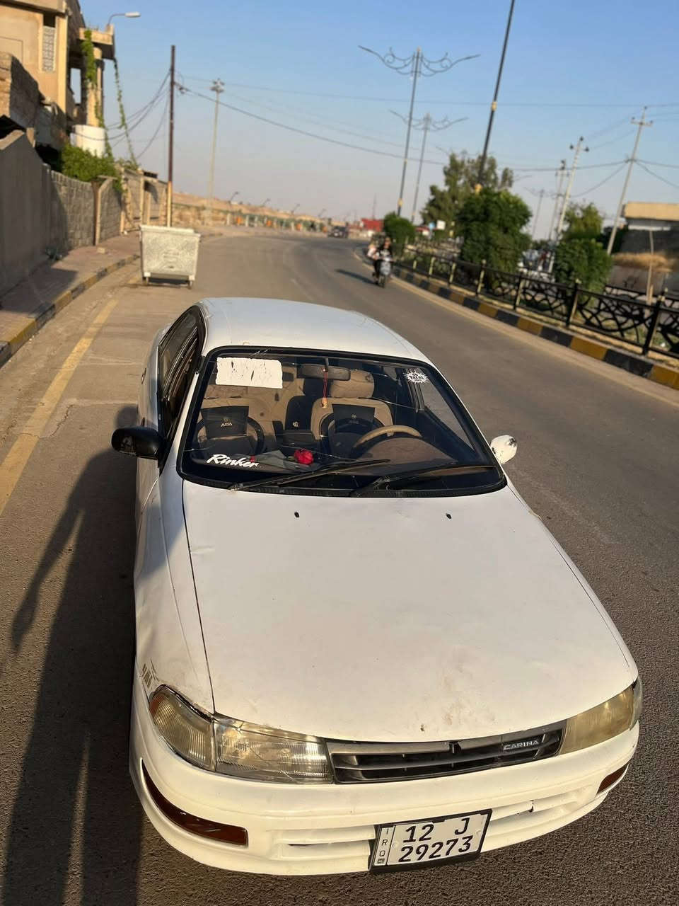 السلام عليكم
 كورلا كارينا للبيع فقط
موديل 92

السعر 38

سنوية لل 31 بسمي

هزة جديدة

كابون بنزين بيها 

شرط التحويل والوكالة 

السيارة لاصبغ ولا ضرر

مكفول من الكلبة والضربة 

كير محرك ابو الجف شرط 

لا صرف ولا بخار 

صدر تايرات كهربائيات كلها شغالة 

السيارة جاهزة وحلوة واحلى من الصور 

مكان السيارة الموصل ناحية حمام العليل

اتصل على الأرقام ***********
