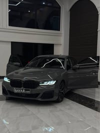 بي ام 530i • ٢٠٢٢ • ٦٤٠٠٠ كم