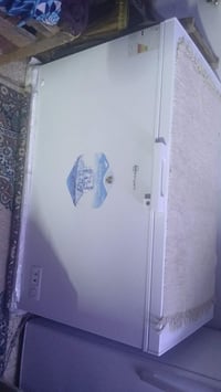 ثلاجة مجمدة • نظيفة • بيع مستعجل