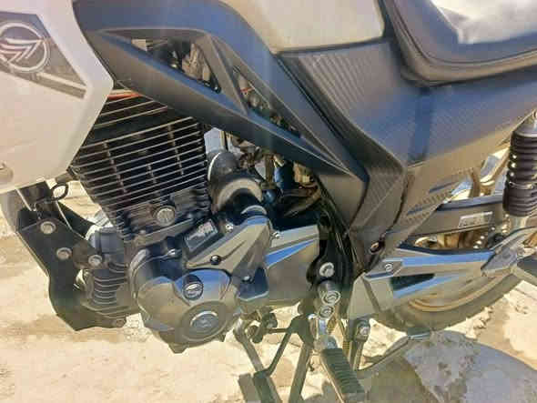 السلام عليكم دراجة RK موديل 2024  مكفوله كفاله عامه شهر 10 محرك 200 سي سي مرقمة اربيل بعدهه بسم الشركه كبل تحول مباشر دراجه نضيفه برغي ما مفتوح بيهه مكاني بغداد الشعب السعر مليون و750 الرقم ***********
