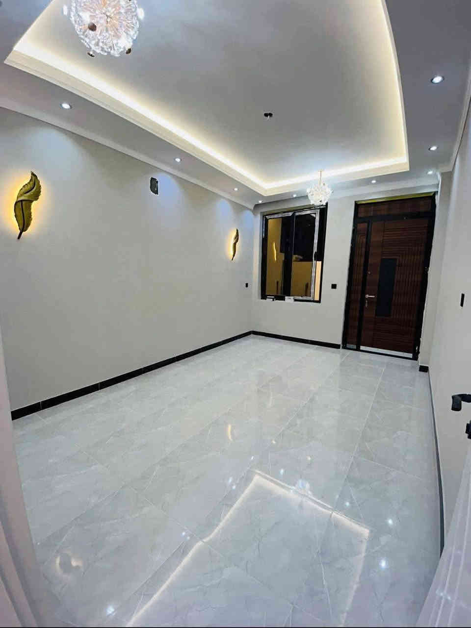 #لدينا_دار_للبيع مساحه 100 متر واجهه 6 وربع ونزال 16 طابو زراعي سند 25 قرار محكمه البيت يحتوي على 3 غرف نوم وصاله وستقبال ومطبخ  العنوان بغداد الدورة مدخل البوعيثه مجمع السلطان الاول 
هاتف ***********
