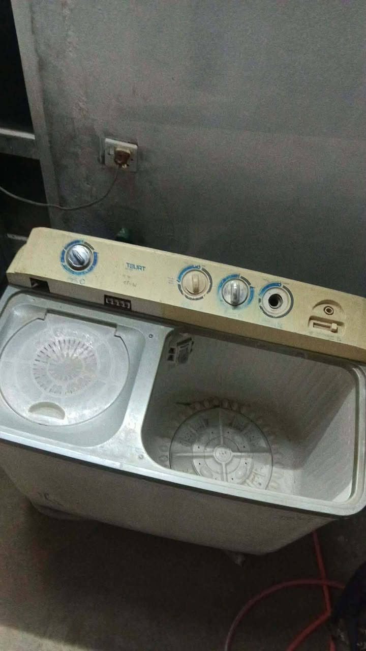 طباخ شغال كامل سعره 85 
غساله شغاله عايزها بس بولبرن غسيل سعرها 30


**إذا كنت صاحب هذا الإعلان وتريد حذفه لأي سبب، رجاءا أرسل رسالة إلى الدعم الفني**