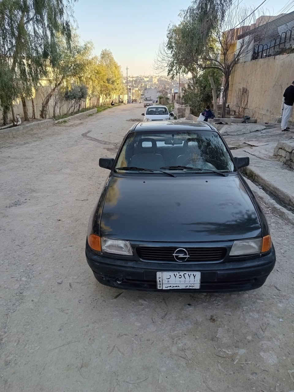 السلام عليكم
استرا حجم ١٦ موديل ٩٣ محرك كير شرط باتري جديد قفل مركزي شاشة مطوزة تقحيل سنوية الى ٢٠٢٧ كابون بانزين ورقي شرط التحويل السعر ٤٢ 
العنوان موصل الايمن قرب دورة الرسالة 
***********
***********
