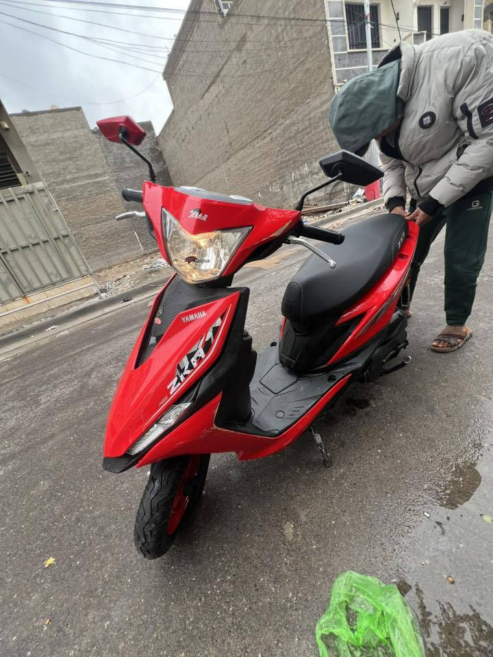 دراجة ماكس عدلة موديل ٢٠٢٣ كاملة مابيه اي نقص جديدة مكفولة كهربائيات ومن كلشي عدة العداد مال بانزين فقط *********** سعرة 650 وبيه مجال
