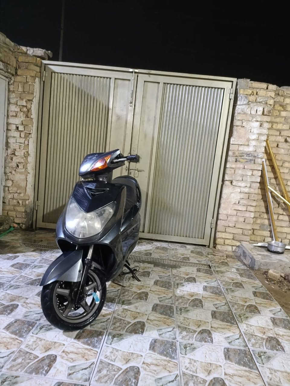 سكنس فحل نوزل الدراجه شعله ومعدل الدرجه نص نكره شغاله بكل وقت مكينه بلاد ما مفتوحه الدراجه بيها صالنصه صجميه وسلف رياضي *********** ***********

