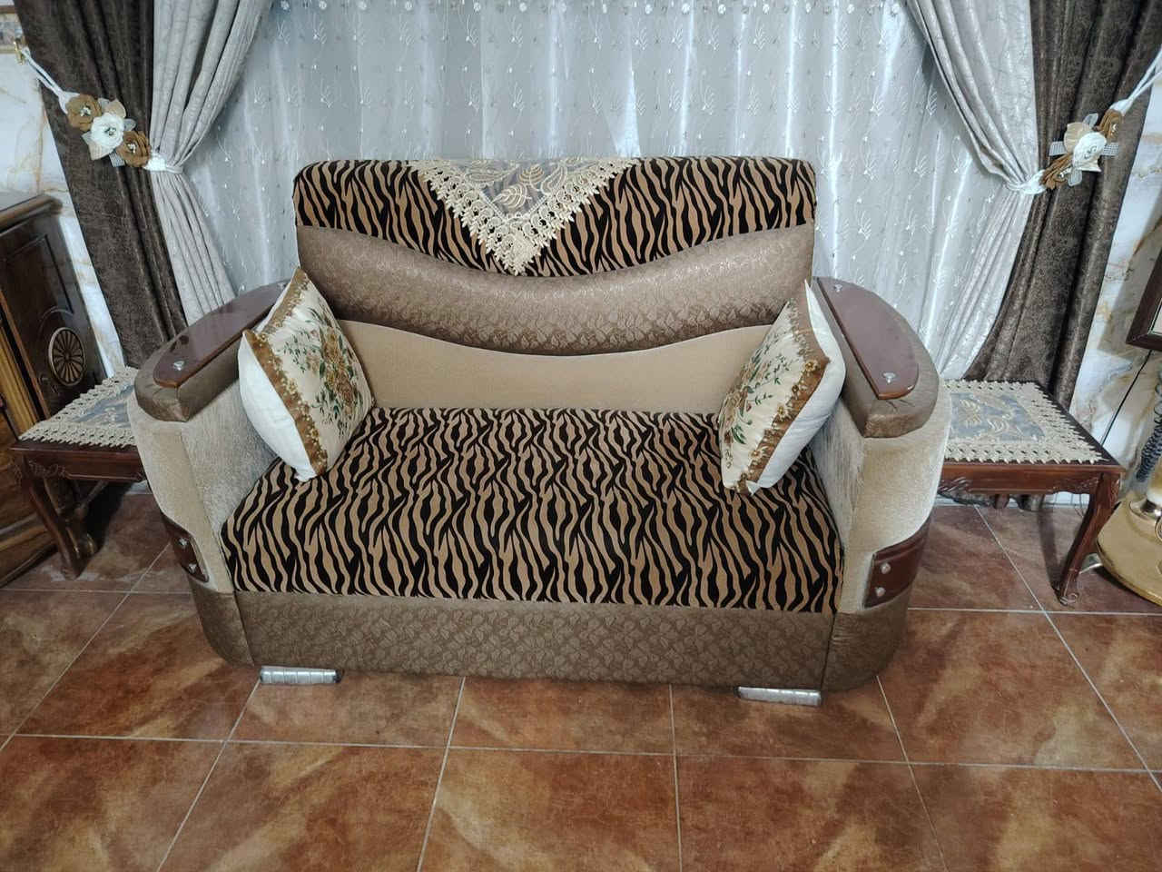 اتخومه عدد 2للبيع وبسعر مناسب رقم صاحب التخومه/***********
