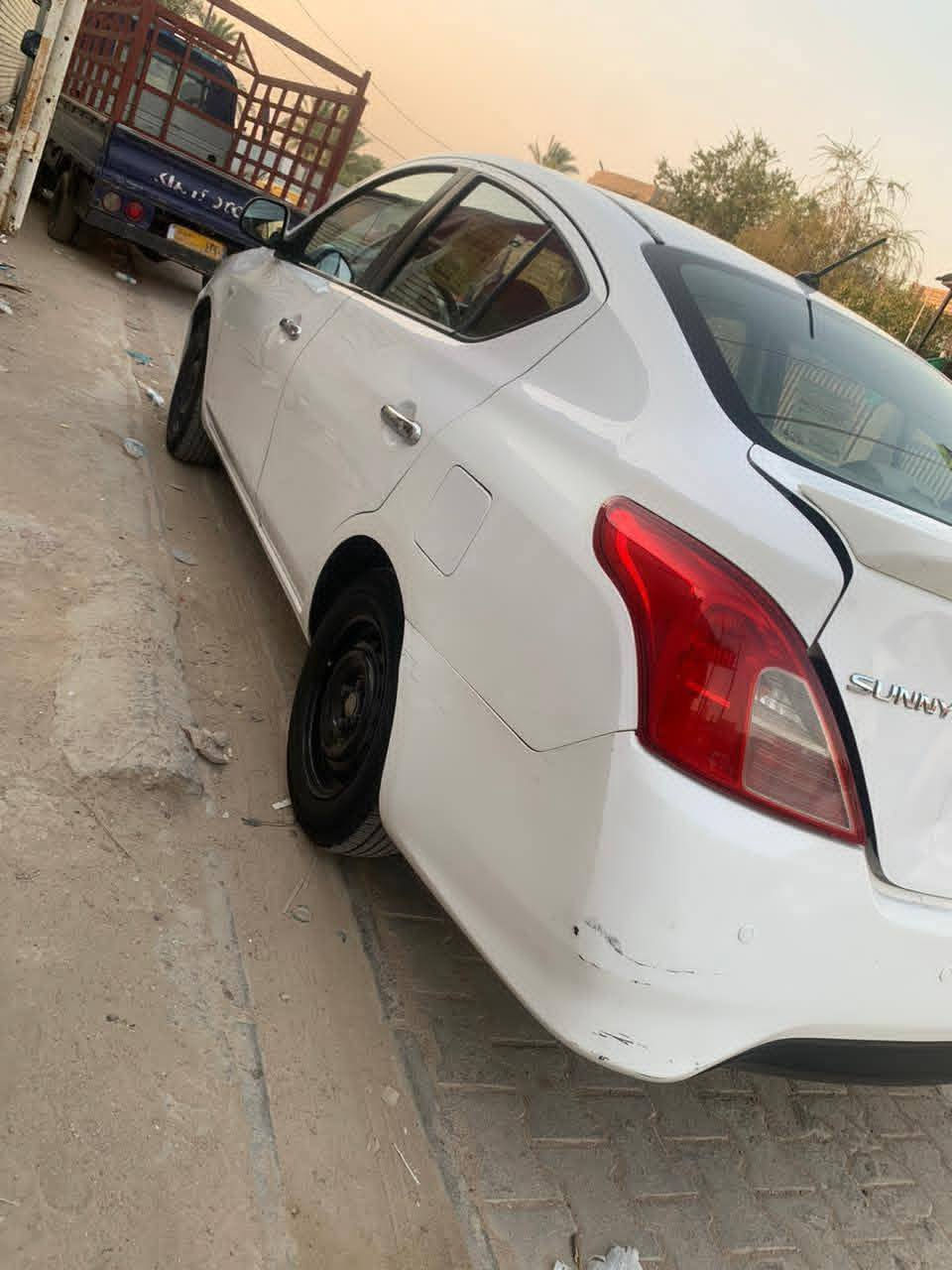 نيسان صني هندي موديل 2021
بليتة زركة رقم أربيل بأسم شركة 

وكالة تحويل موجود 

حساسات تحكم ستيرن يدات نيكل 

سبايدر بلادي 

محرك كير كفالة& تبريد ثلج ❄️❄️❄️

السيارة مكفوله من التبديل 

سونار موجود بالمنشور  
السعر 105وبيه مجال 

مكانها النجف للإستفسار الإتصال ***********
