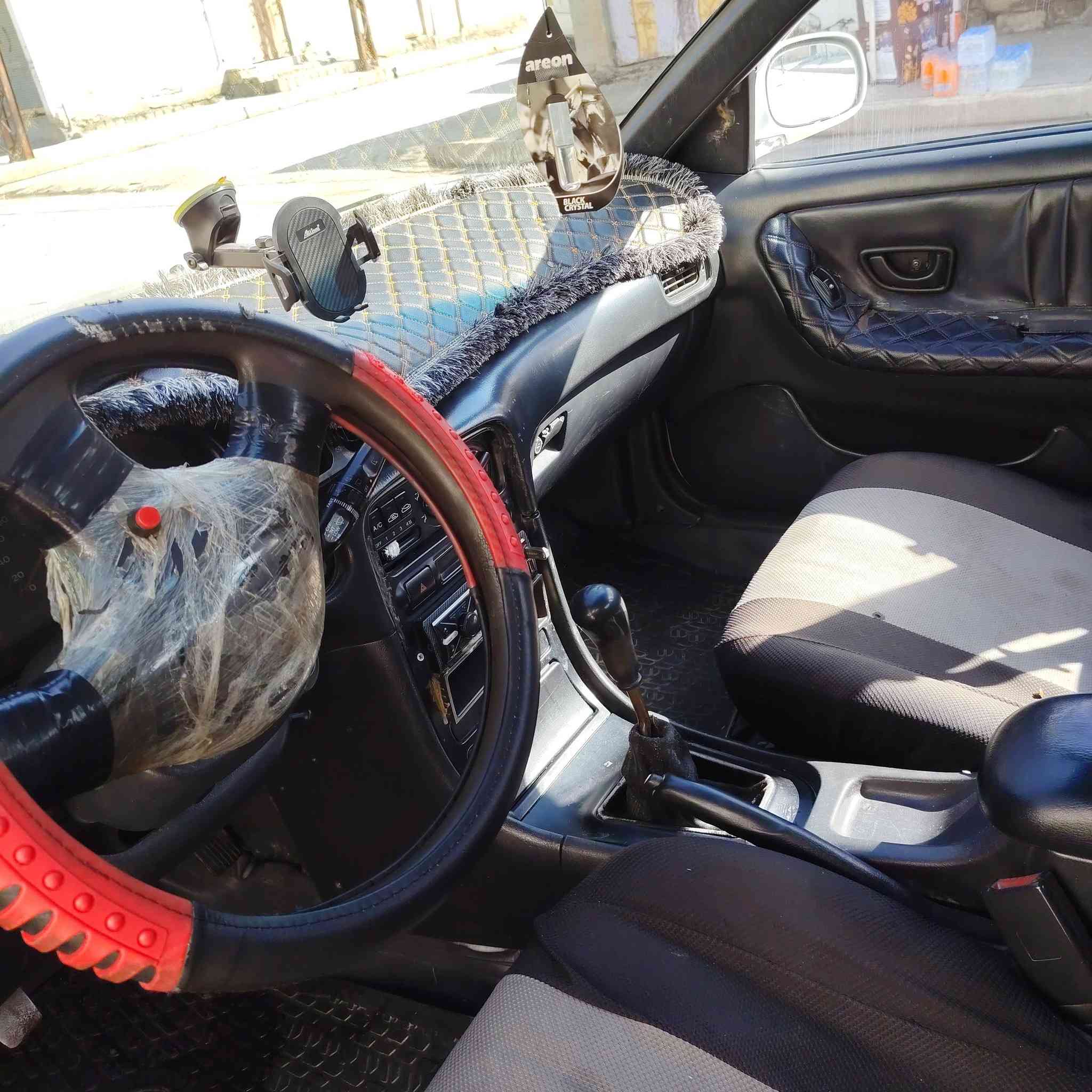 السلام عليكم سيارة سوناتا موديل 1994 محرك گير شرط نضافة جدام العين السيارة اوراقها كاملة مصفرة غرامات
السعر 35وبيها مجال شي قليل
مكاني ناحية حمام العليل 
الرقم ***********
