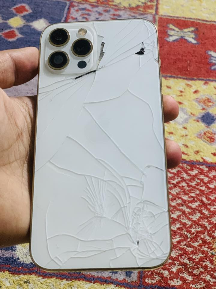 ١٢برو ماكس  للبيع جهاز مبدل شاشه بطاريه وضهر مكسور جهاز حلو وستعمال بيت
مكان ناصريه مركز سعر٢٥٠وبيه مجال 
رقم الهاتف ***********
