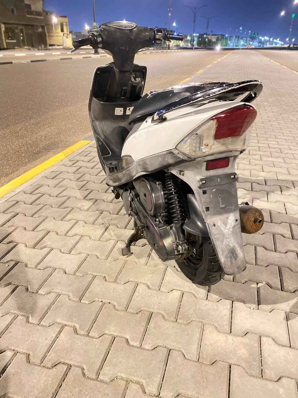ماكس عدلة للبيع الدراجة نضيفة اي نقص ما بيهة كاملة بلادية كلهة ختم واحد وية المكينة السعر ٧٥٠ وبيهة مجال الغنوان البصرة ياسين اخريبط رقم الهاتف ***********
