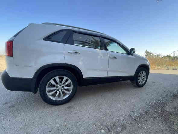 السلام عليكم 
السورنتو موديل 12 خليجي 

السياره جاهزه من كل النواحي 

مكينه كير تبريد تخم تاير صدر حداديه 

خير من الله بيه صبغ شويه من جملاغ فقط 

الباقي كفاله عامه السياره مال بيت 4سلندر 

7راكب 3قطع تبريد داخل صاج حساسات 

مري شفط اشاير بل مري مكان بغداد 

السعر 147وبيه مجال حك الجيه 

كورك متوفر وتساب 

***********

***********
