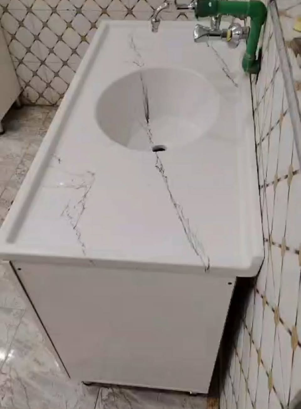 كاونتر اخو جديد صار شهرين ماخذي السعر ٢٥٠ وبي مجال العنوان بغداد ابو غريب


**إذا كنت صاحب هذا الإعلان وتريد حذفه لأي سبب، رجاءا أرسل رسالة إلى الدعم الفني**