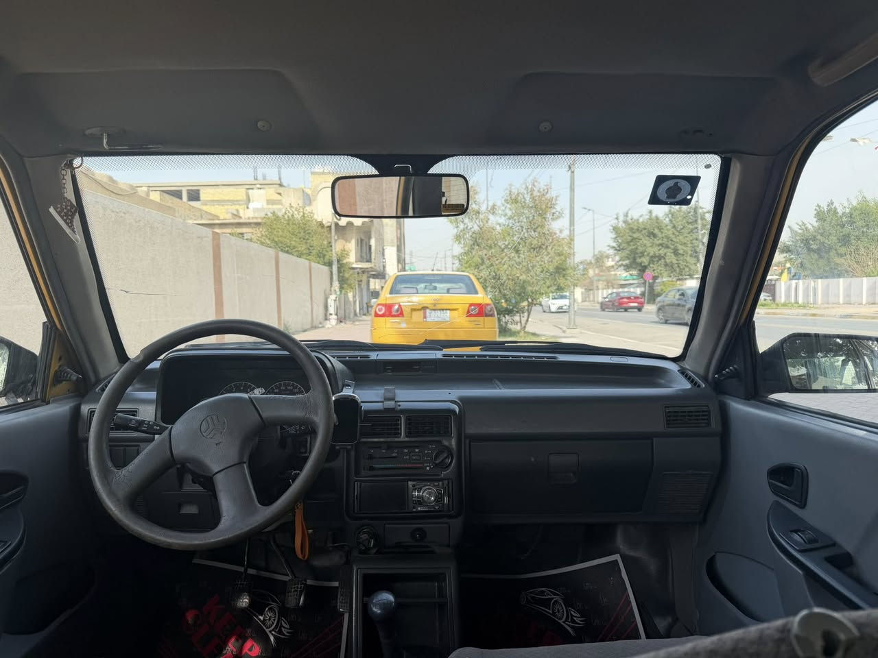 السلام عليكم رمضان كريم سايبه موديل 10 رقم انكليزي بس تروح تتسلم هيه غرمات مصفره كير مكينه جدد مكفولات شواصي مال شركه مكفولات تبريد ثلج تدفه شغاله حداديه اماميه وخلفيه كامله شديته جديده تخم تاير نضيف مشط وبور انضاف السياره كامله داخل نضيف كهربائه شغاله من الطول الطول كامله مكاني اعضميه السعر ب23 وبيه مجال ***********ملاحضه الكير نمره لأول مرات متجي ماعندي وقت اسويه
