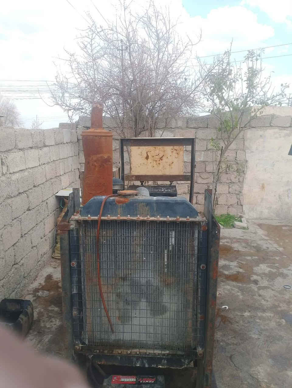 السلام عليكم للبيع مولده فوركسن صناعي شرط شغل 50 كيفي تصل ***********
