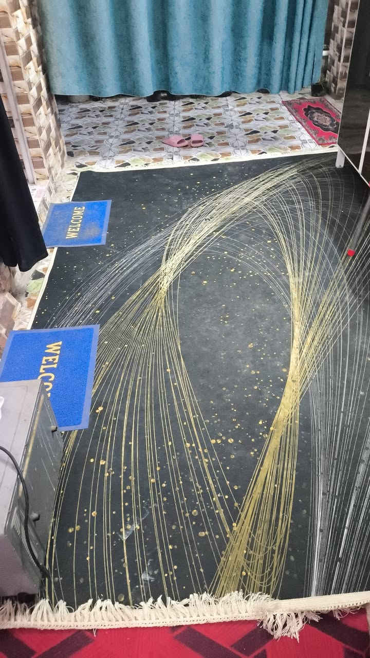 بيت للبيع في منطقه الخالصه بمساحه ٨٥ واقع حال يتكون من استقبال وصاله ومجمع صحي في الطابق الارضي ومطبخ وغرفتين بالطابق الثاني  للاستفسار والتواصل ***********
