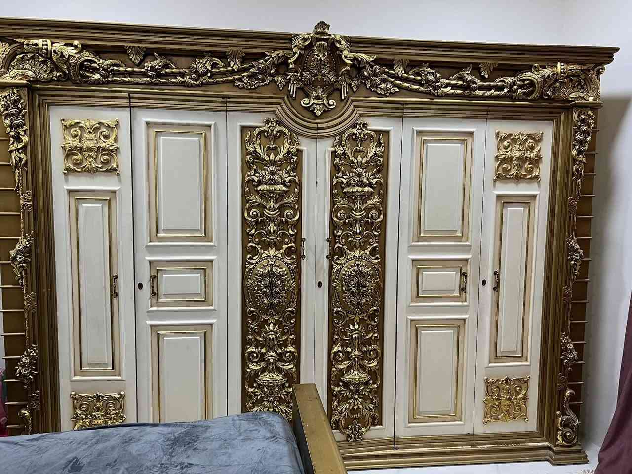 غرفه ملكي و تخم مصري دمياطي وميز طعام ملكي 8 كراسي باترينه وميز ومرايه مع كافه ملحقاته طقم مصري .
للاستفسار: ‭***********
المكان : حله شارع 40 
السعر : لاتصال على الرقم
