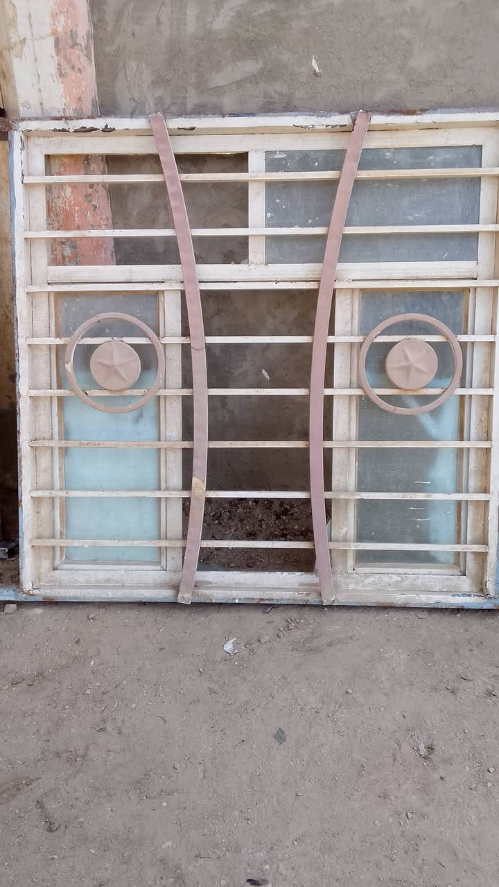 السلام عليكم يوجد شبابيچ عدد 2  شباچ إثنين طلاكة وشباچ 3 طلاكة جام خانة  بي بي سي قياس 3 متر ومحجر 5 متر  هذا رقمي *********** مكاني كربلاء منطقة الشبانات.
