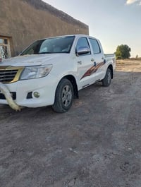 للبيع مديل ٢٠١٢كويتي ماشيه ٢٢٠ سياره جاهزه للاستفسار 07833372311