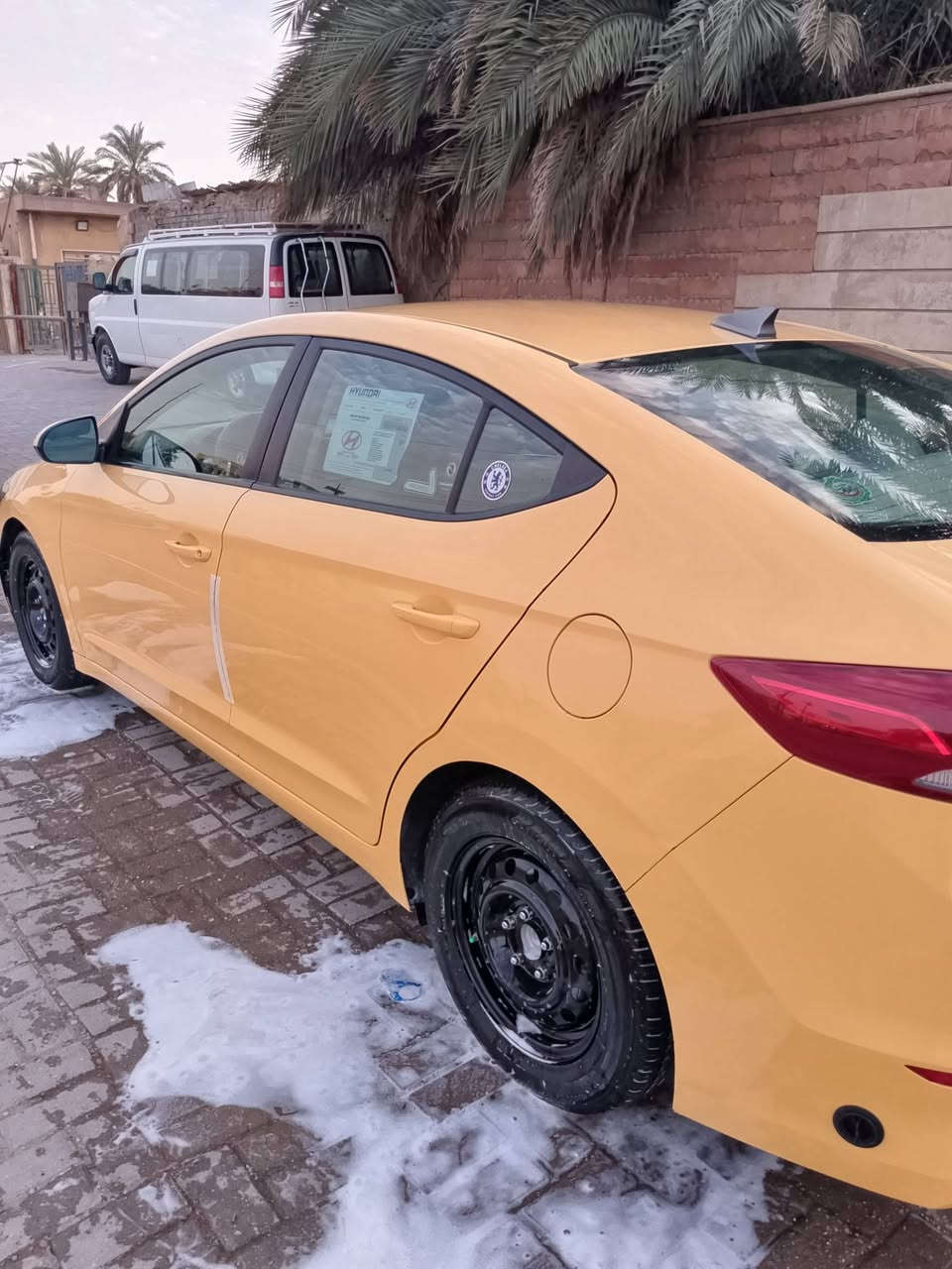 سلام عليكم سياره للبيع 2018 حادث بس جاملغ امامي بدون دواخل مكينه 2000 دوش رقم انكليزي تخم تاير جديد غرفه جديده منظومه غاز سياره جديده ***********
