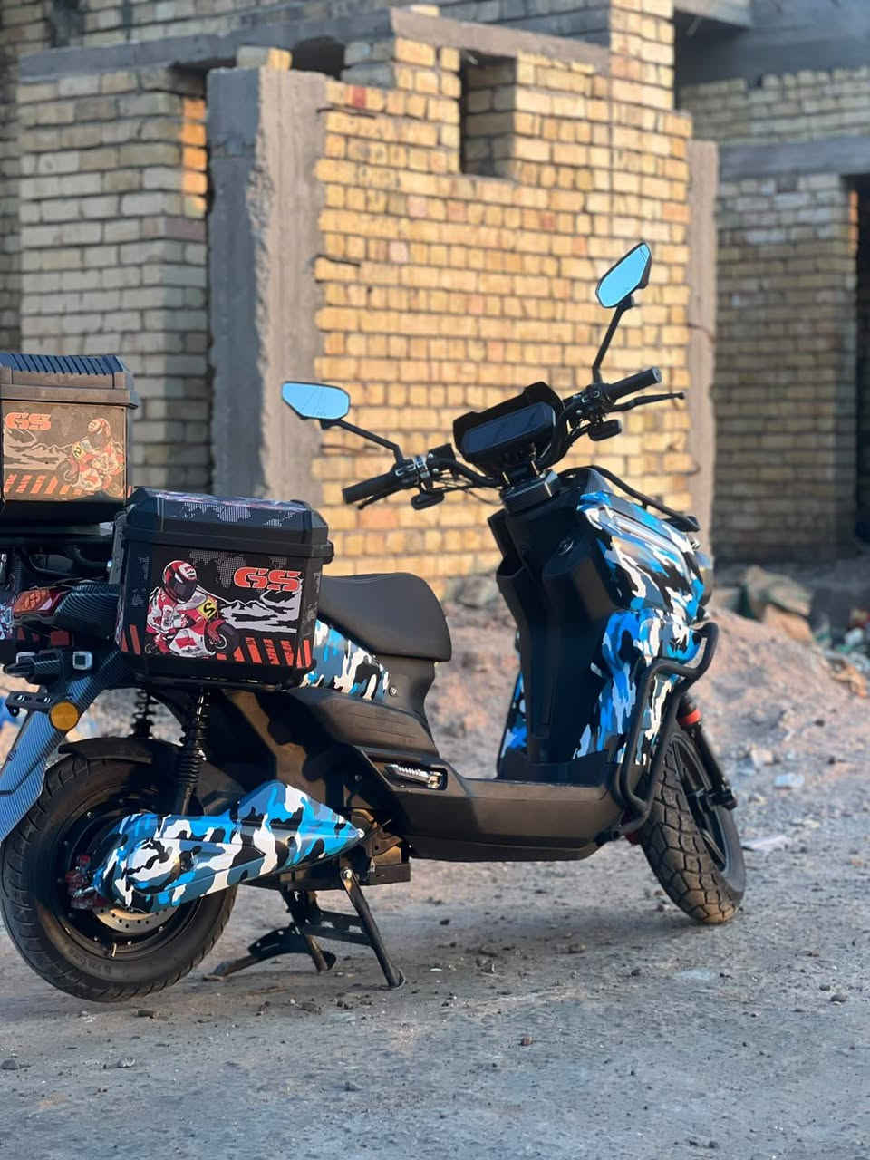 السلام عليكم دراجه شحن نباتي ملف 3000 باتري 40 امبير 72 واد سعر مناسب 1,300 واتساب***********

