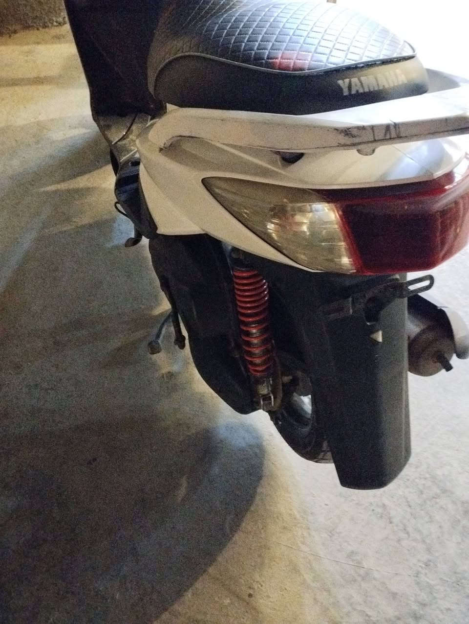 سلام عليكم سكنس فحل للبيع دراجه نضيفه مال رمبه ممفتوحه خير من الله دراجه كابريتر نضيفه 750 وبيهه مجال مكاني بغداد الزعفرانية رقمي ***********بي واتساب
