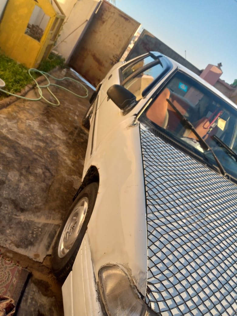 سلام عليكم اخوان اكسله موديل 94محرك كير خير من الله سياره حلوه رقم  الانبارجديد هزه جديده تخم تاير ويل كب صدر جديد كهرباء كله شغاله سعره 27وبيه مجال رقم الاهاتف ***********
