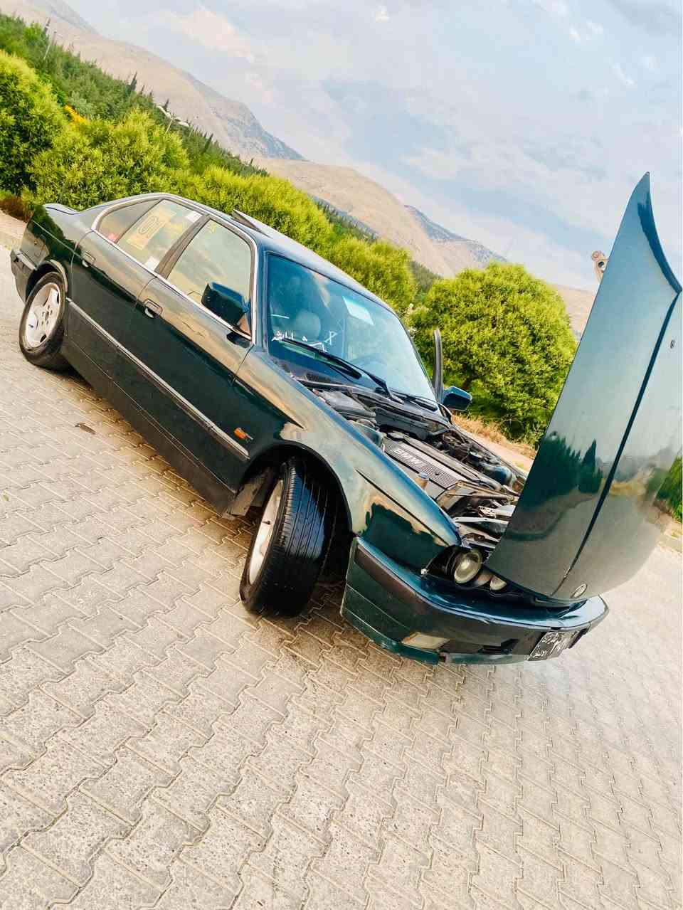به ناوی خوای گەورە                      نرخ29$ مەجاێکی کەم
.بــۆ فـرۆشـــتـنBMW مۆدیل 1993✅   پــێش پان
گـــــێـڕ عــادی 🚀525 کە پـس    سەقف ســڵاید 
مـــاشــالڵە زۆر بــەقـوتە نـــمــونە لە جــوانی پـــاکــی ❤
👌گـێـڕ و مــەکـینـە زۆر پــاک 👌بــەس مــاشــالڵەی ئەوێ
👈🏽ئــاڕمــی پــلاستـیـک 👉🏽 به شەرتی ئه وەلیات و. حاسیبه مــاشالڵە نمـونەیە لەجوانی
مـــاشالڵە لە بــۆیاخ ودەماری دەعم و لێدراوی نــیە
ســـەقــف و شـــانــی وەک بــیلاد👍 نـمـونە لە جوانی
لە ڕووبەڕو وەک وێـنـەکان جــوانە ماشالڵە🧿
دەشغووڵ ئــێربـاک کـــوشـن جــڵد چـــوار جام کارەبا
تەقەورەقەی نیە💚 ســـوکـــانی m 
🧿دەعــامـــی بـــــۆ دەعــــــامــی و مــەزبـووت🧿
مـــاشالڵە لە هــەیکەل ونــاوی ســەقف سڵاید👉
کلاج و عه ینه ی تازە بۆ به سراوە.  🤎
تــاقم تـــایەو ویلی  لۆک👌بۆبەسراوە.  .
کــارەبـــایی کــامل مــەزب ـووتە ❤
گـــەرمــی .لایـت .فـڵچە . ئـیشارەت .بـرێـک بزماری👌 
🔱هــەیــکەلی نمـونە و نـاوی جوان  👉🏽.       ..
بــەنـزیـن زۆر کــەم ئــەخوا  زۆر بێ مــەسرەفە ***********          *********** السليمانية, العراق
