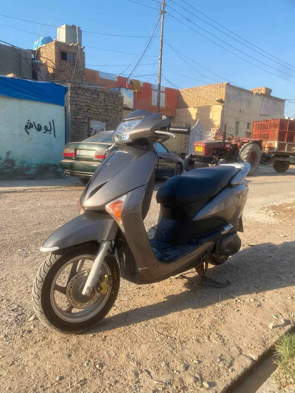 س ع ليدي حديث مفتوح مكينه خرسه  مابيه اي نقص فقط واير سرعه.  كهربايات طوافه اشاير لايت كله شغاله

***********
