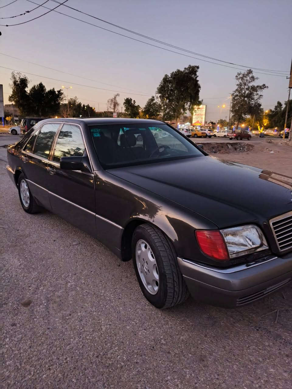 سلام عليكم  مرسيدس شبح للبيع  سياره نضيفه جدا مابيه نقص مابيه ضربه  رقم بغداد تحويل ثاني يوم  سعره90 ورقه. /***********/***********
