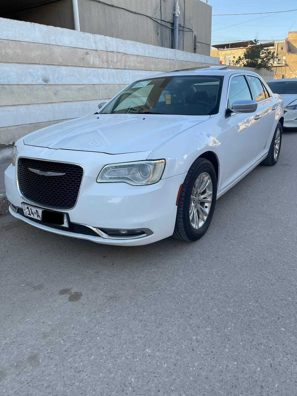 اوباما 2015 كلين تايتل فقط تكحيل كارت بلداير. سياره فول مواصفات نوع C.  سياره رقم بصره  جاهزه من كلشي 
مواصفات بنوراما برده خلفيه. كشن حار بارد مرات قلاب ستيرن كهربائي السعر 220 وبيه مجال بسيط كلش رقمي ***********
