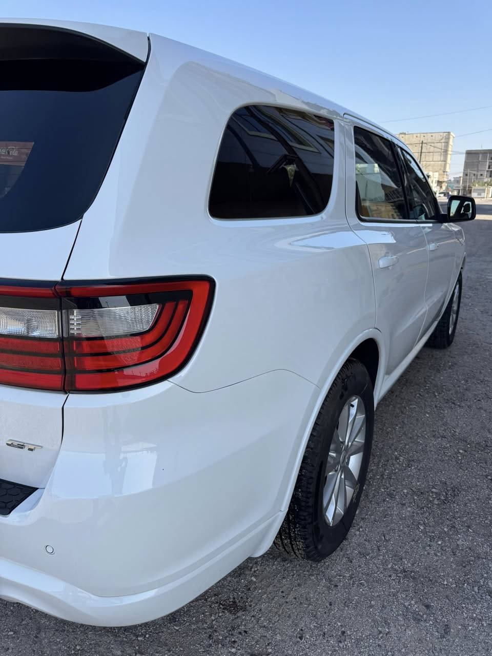 السلام عليكم
دورنكو 2025
فول مواصفات 
سياره جديدة جداً
GT
محرك 3600
ماشية 16 ميل
شاشة كبيره
تدفئة كشنات
تدفئة ستيرن
تبريد تلث قطع
ويل كب
باب خلفي كهرباء
رادر خلفي
حساس خلفي
كامرة خلفية
هيتر مري
تنبيه نقطه عمياء
شفتات ستيرن
تشغيل بعد
حادثها فقط ربع جاملق امامي بدون ايرباك 
بصرة شهداء جاهز للوكاله 
السعر 340 وبي مجال
***********
