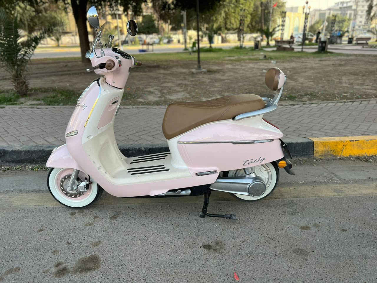 السلام عليكم شباب دراجه شحن للبيع نؤع كلاسك شركته تاليج TAILG مؤديل 2026 زيرؤ بعده بالجيس ستخدام جذن قليل بطاريات 6 كبيره دبل ملف بقدرة 1200 ؤاط دراجه طك كارتؤن ؤصل معرض مؤجؤد بسمي
دراجه مؤصفاتها معرؤفها
العنؤان بغداد اي ستفسار تصل 
***********
