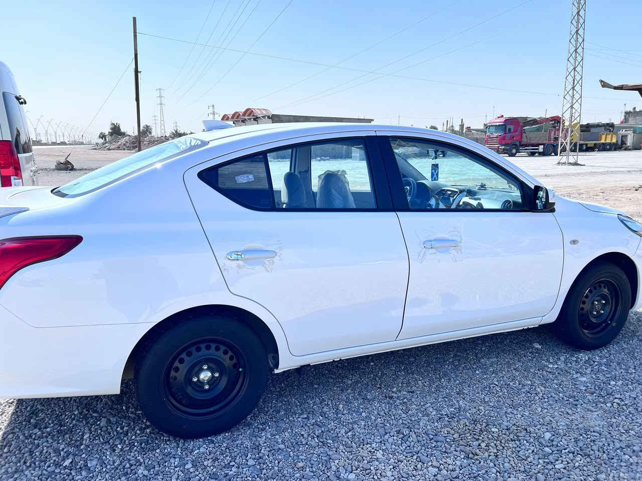 السلام عليكم اخواني الطيبين نسيان صني هندي 2024 فول ومكفول كفاله عامه عدا هاي الطخه الموجوده بالصوره والباقي كفاله عامه من كلشي السياره جاهزه ربع دينار ما تصرف عليها رقم أصوليات جاهزه وكاله بأسمك وسعرها 125وبيها مجال بسيط 
*********** متواجد واتساب واتصال وانا بالخدمه الماعنده ياخذها ويروح
