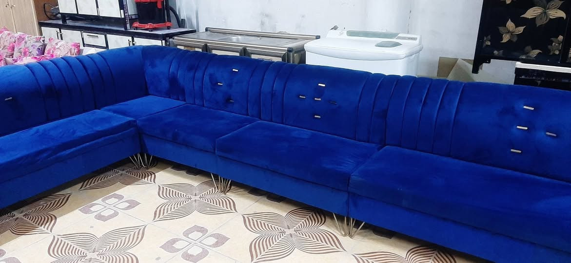 معرض العماد//ديوان تفصال مستخدم نضيف اخو الجديد للأستفسار ***********//*********** كركوك, العراق
