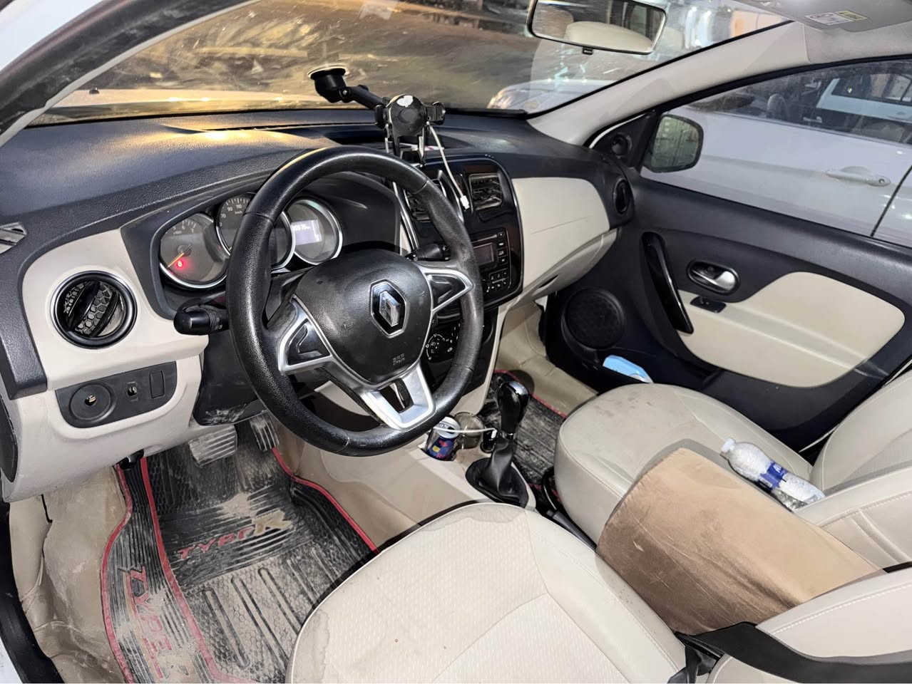 رينو سمبل موديل2020 بيع مستعجل بيها باب سايق وجامرلغ تبديل اثر حادث سطحي بدون اي لغود اربع قطع صبغ بسعر مناسب تواصل *********** بغداد, العراق
