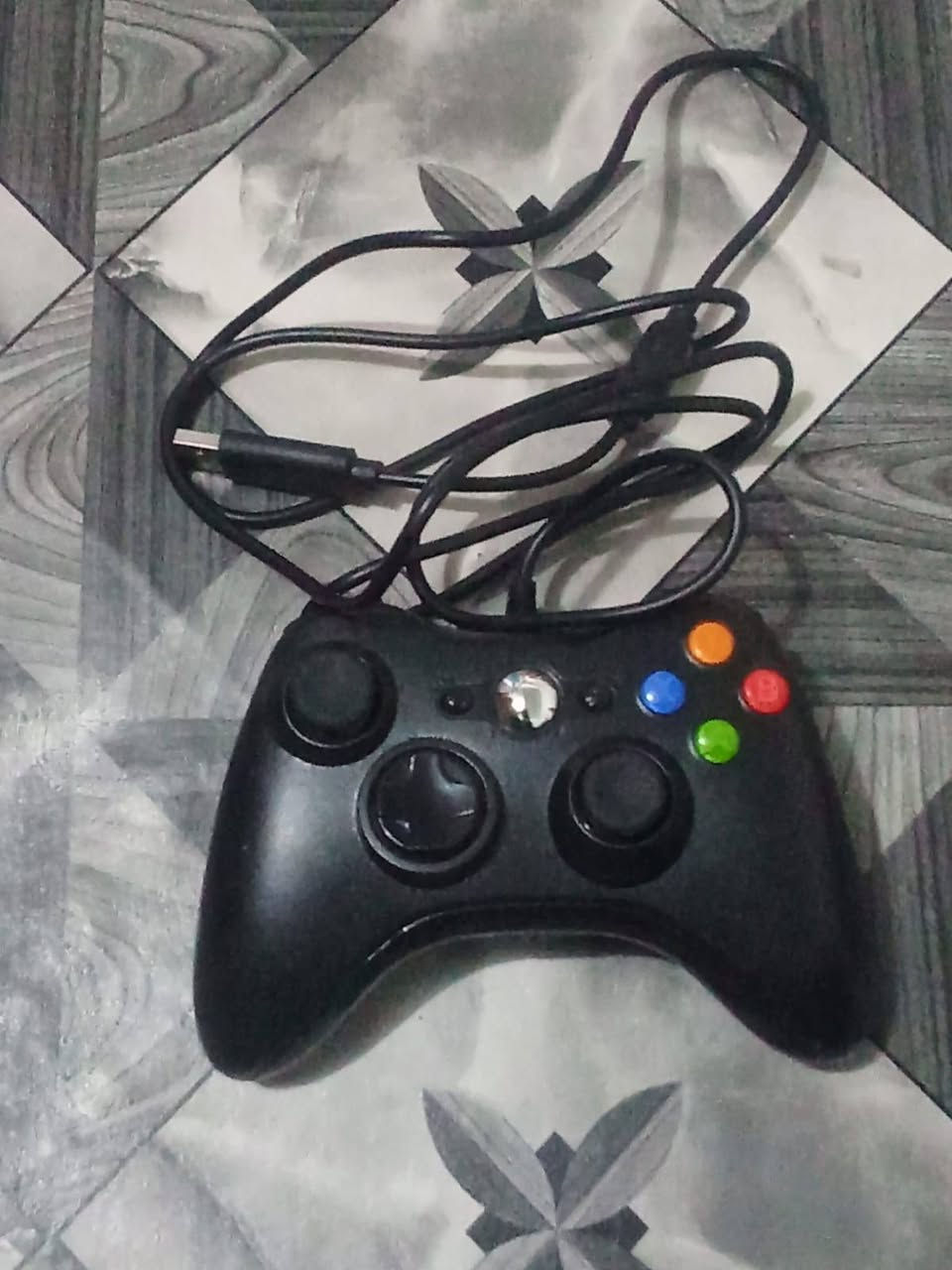 لالابتوب تكدر تلعب ألعاب قويه بي مواقع تواصل ومخصص حك الألعاب و دراسه هم وكل مواقع تواصل مثل انستا وتساب كلشي بي تحط أقراص تشوف بي مسلسلات الي يعجبك  وسعره كلش رخيص ب 115 رقم تواصل ***********
